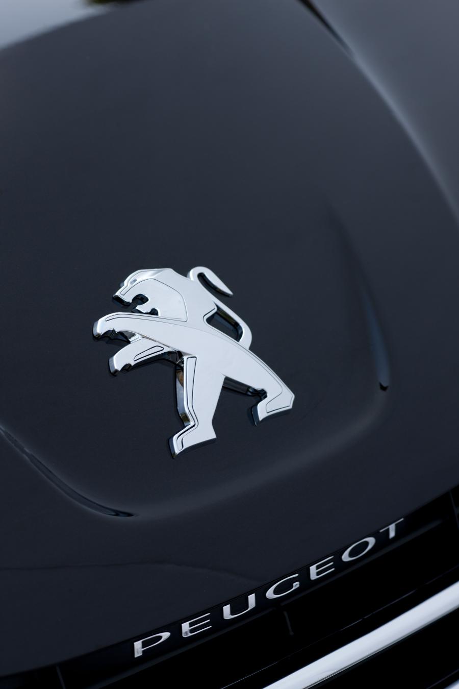  Peugeot 508 SW 2010 года  (фото 9 из 33)